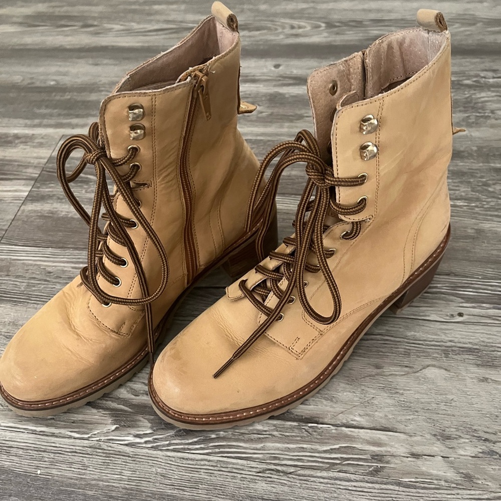 Seychelles boots